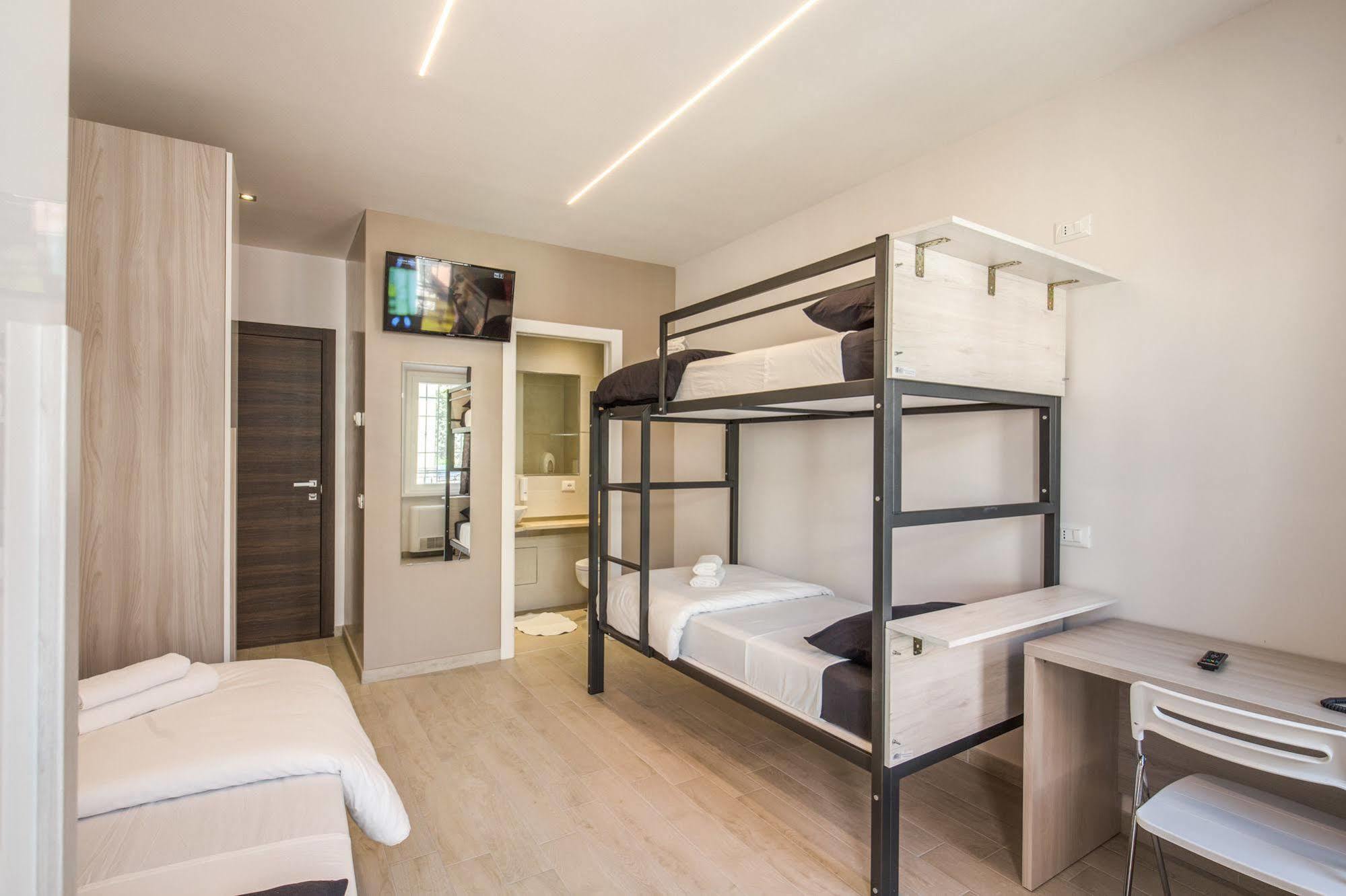 The Bricks Rome Hotel Bagian luar foto