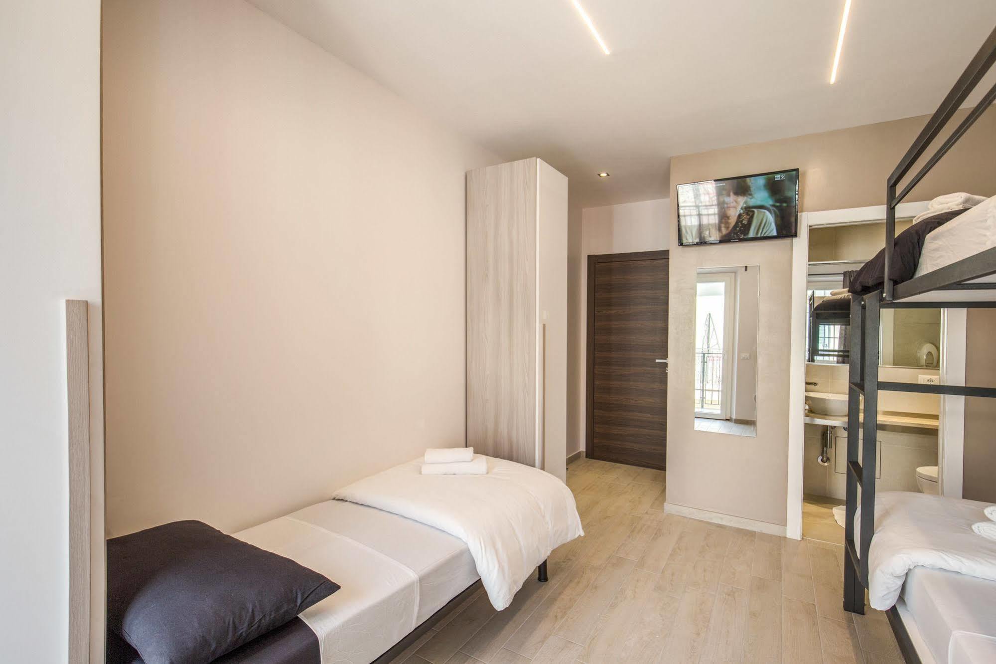 The Bricks Rome Hotel Bagian luar foto